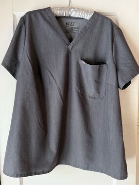 Figs Women's Catarina Technical One Pocket Scrub Top in Graphite 3XL Plus Size